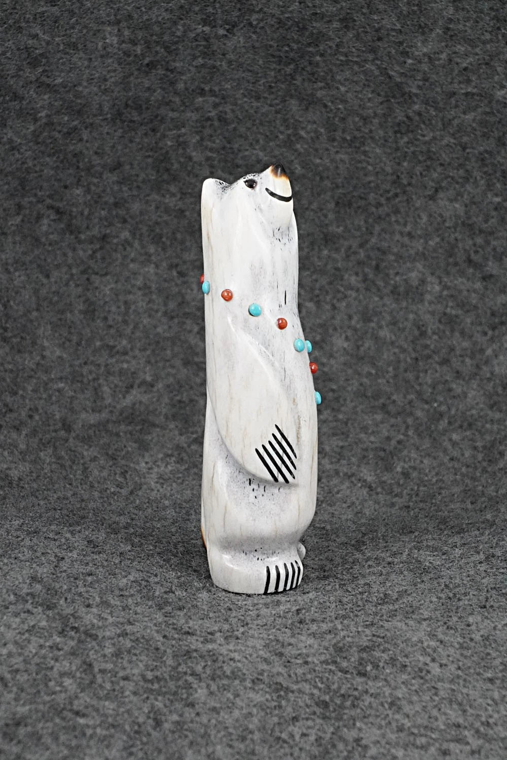 Bear Zuni Fetish Carving - Claudia Peina