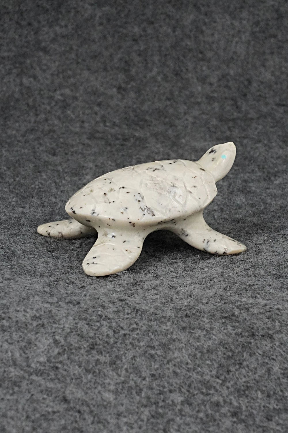 Turtle Zuni Fetish Carving - Joseph Quam
