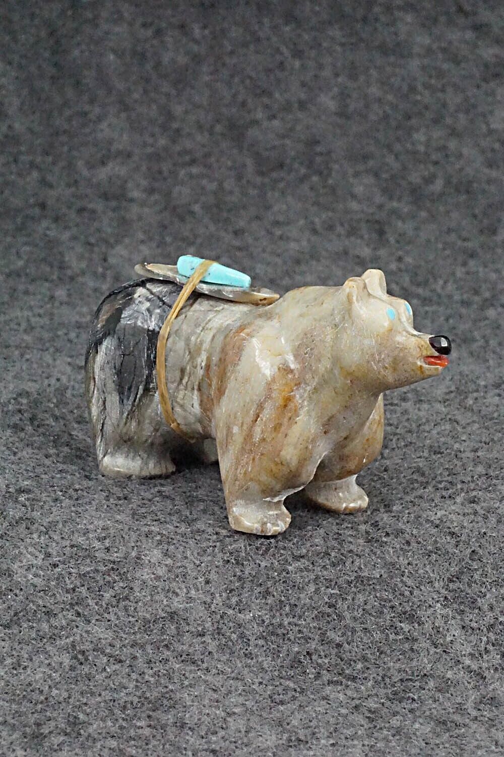 Bear Zuni Fetish Carving - Freddie Leekya