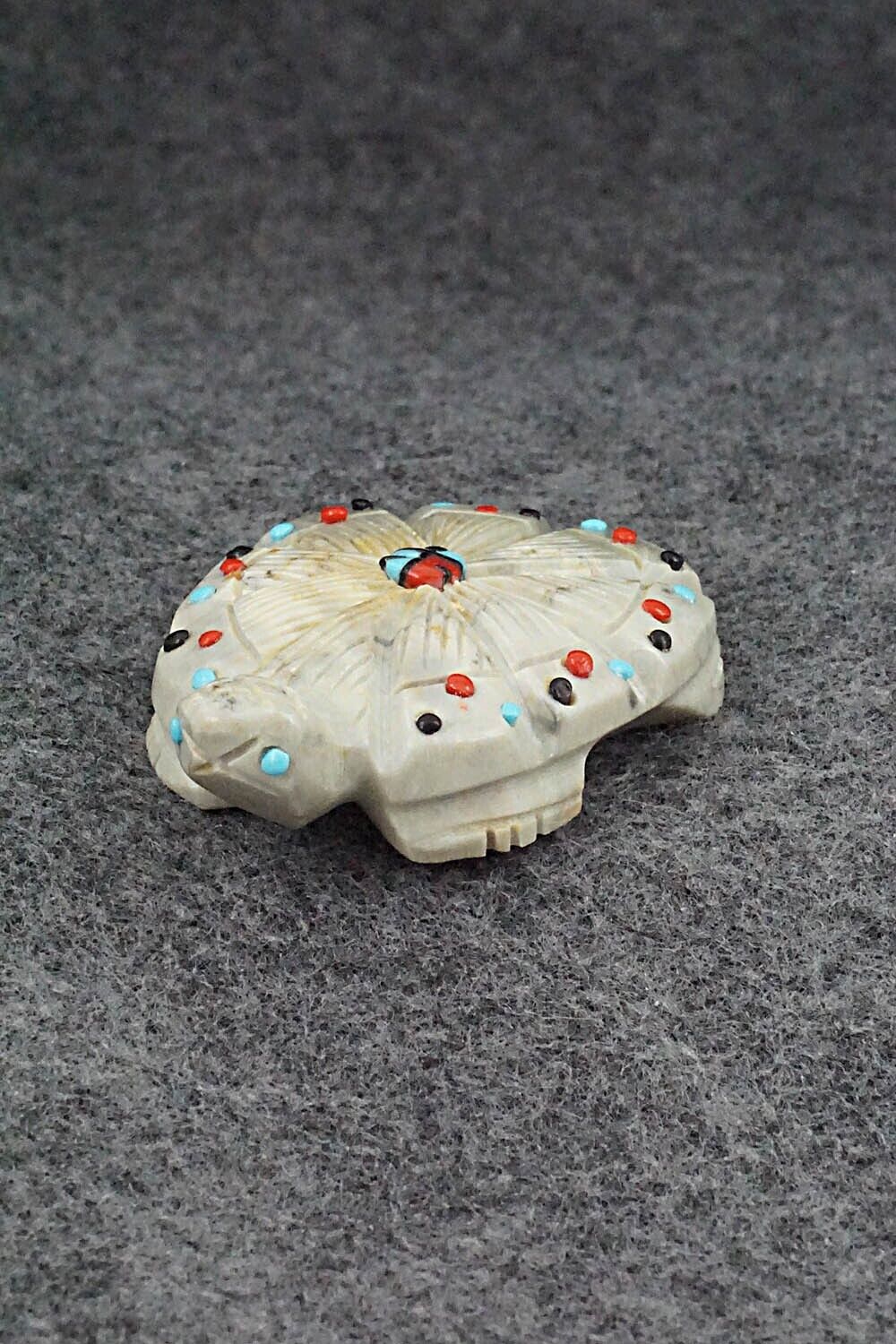 Turtle Zuni Fetish Carving - Danette Laate