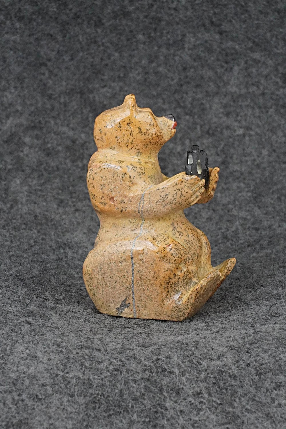 Bear Zuni Fetish Carving - Freddie Leekya