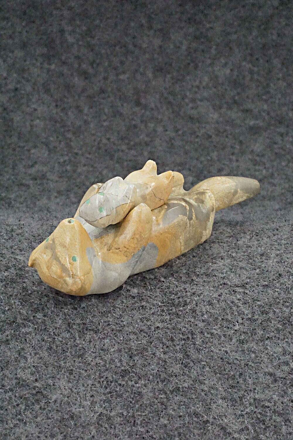 Otter with Cub Zuni Fetish Carving - Enrike Leekya