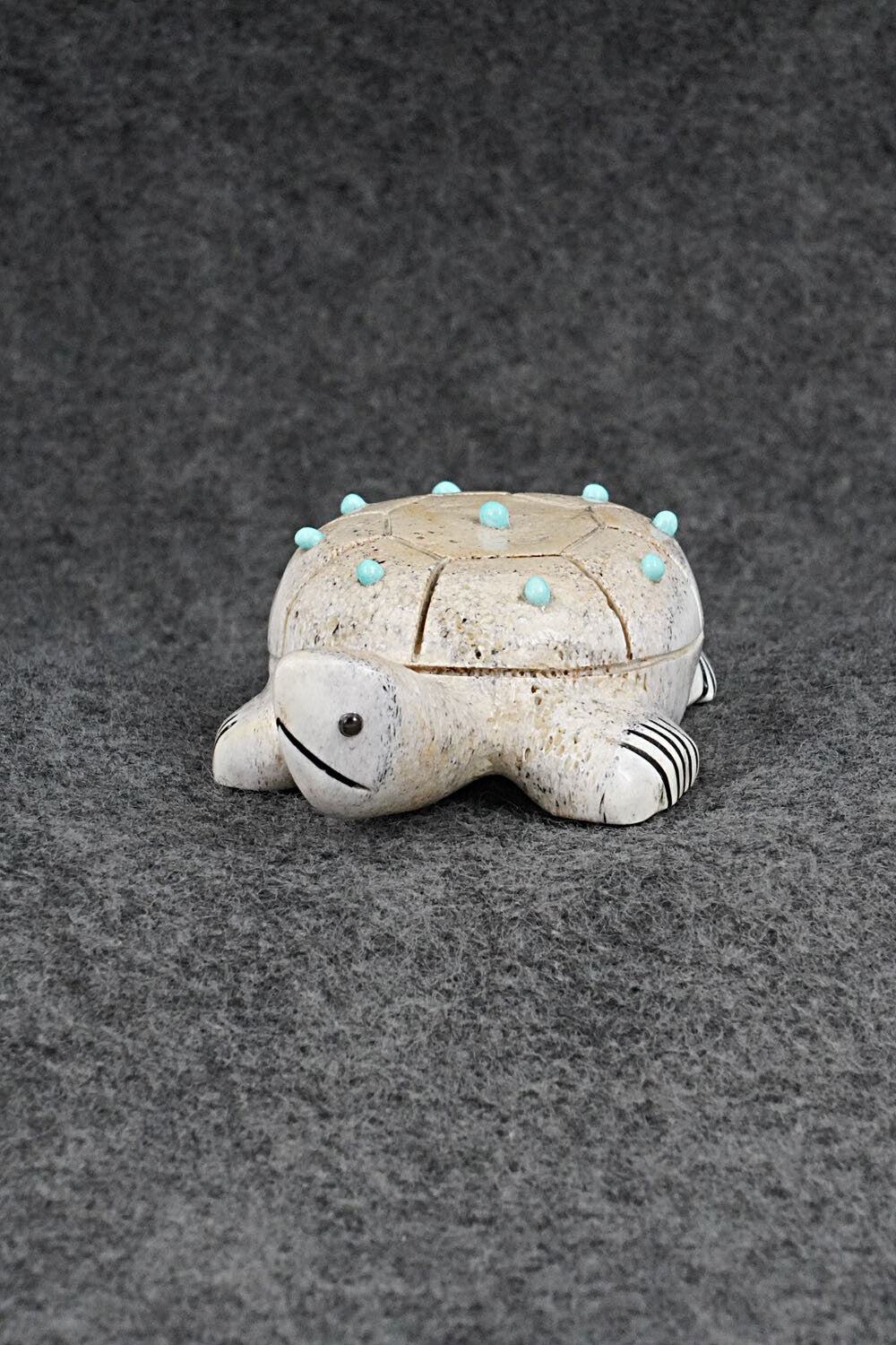 Turtle Zuni Fetish Carving - Claudia Peina