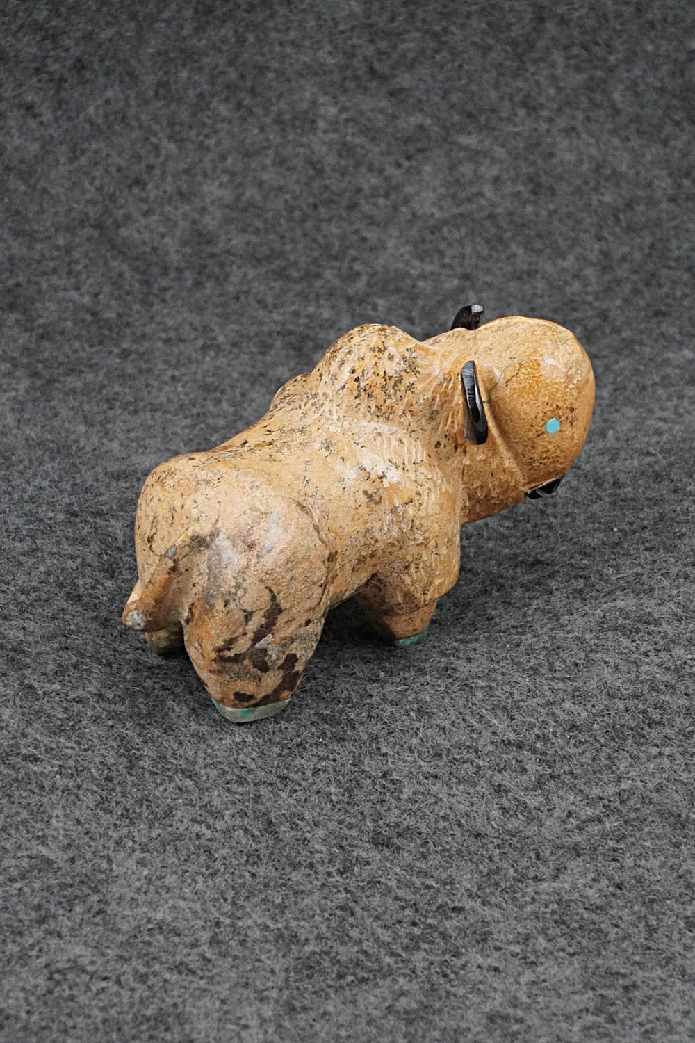 Buffalo Zuni Fetish Carving - Freddie Leekya