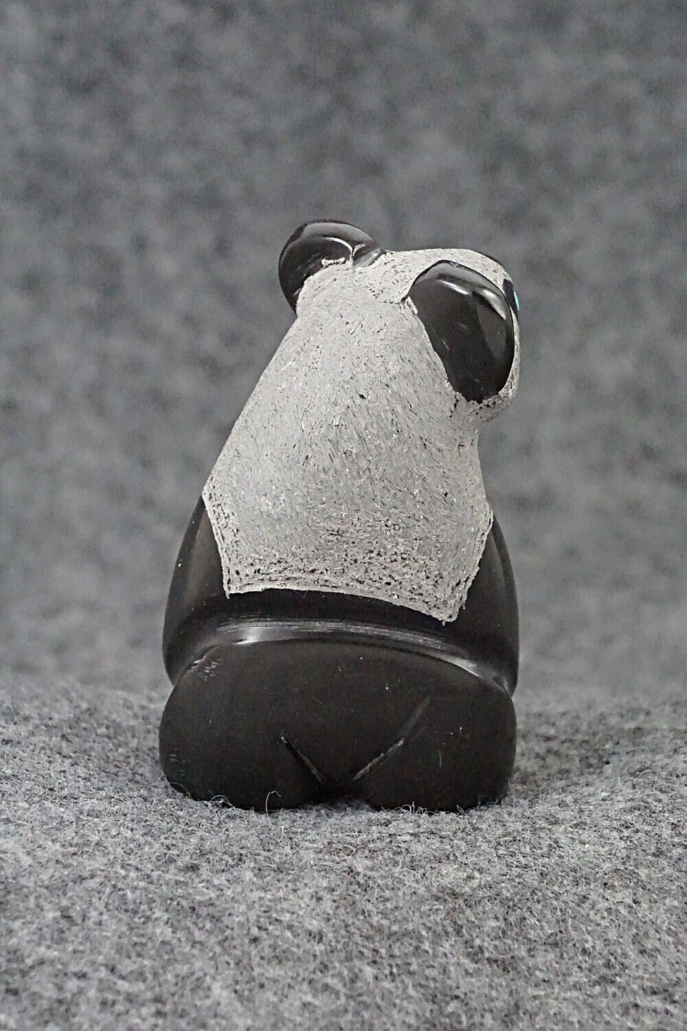 Bear Zuni Fetish Carving - Reynold Lunasee