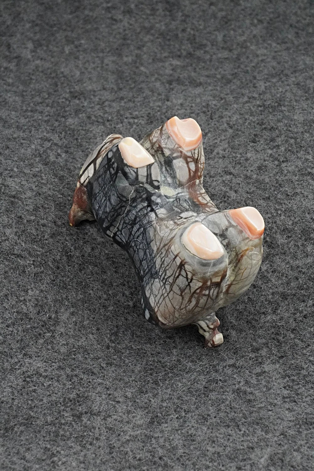 Pig Zuni Fetish Carving - Freddie Leekya