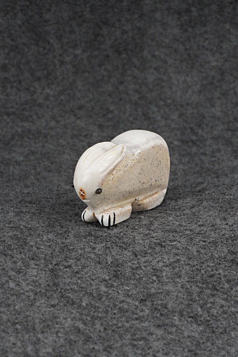 Rabbit Zuni Fetish Carving - Claudia Peina