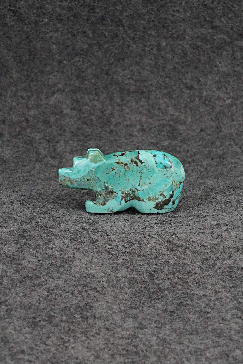 Bear Zuni Fetish Carving - Bernard Laiwakete