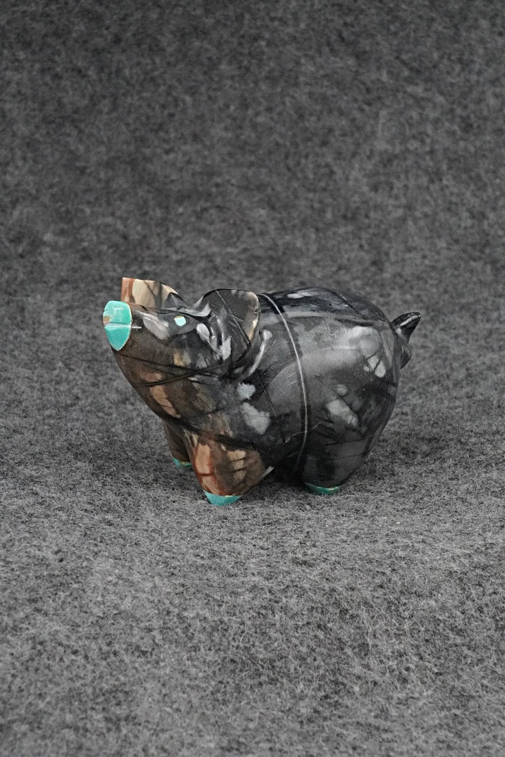 Pig Zuni Fetish Carving - Enrike Leekya