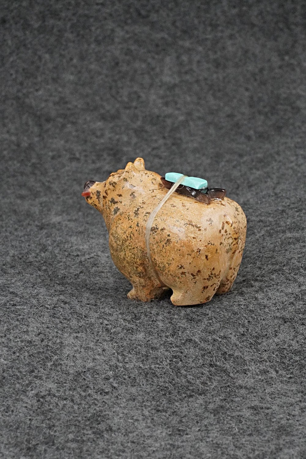 Bear Zuni Fetish Carving - Freddie Leekya
