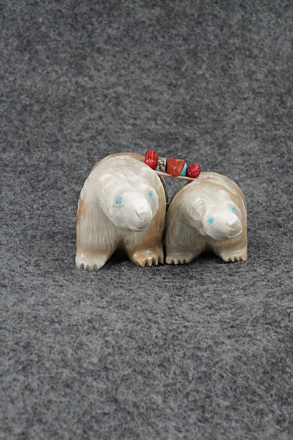 Bear Zuni Fetish Carving - Farlan & Paulette Quam