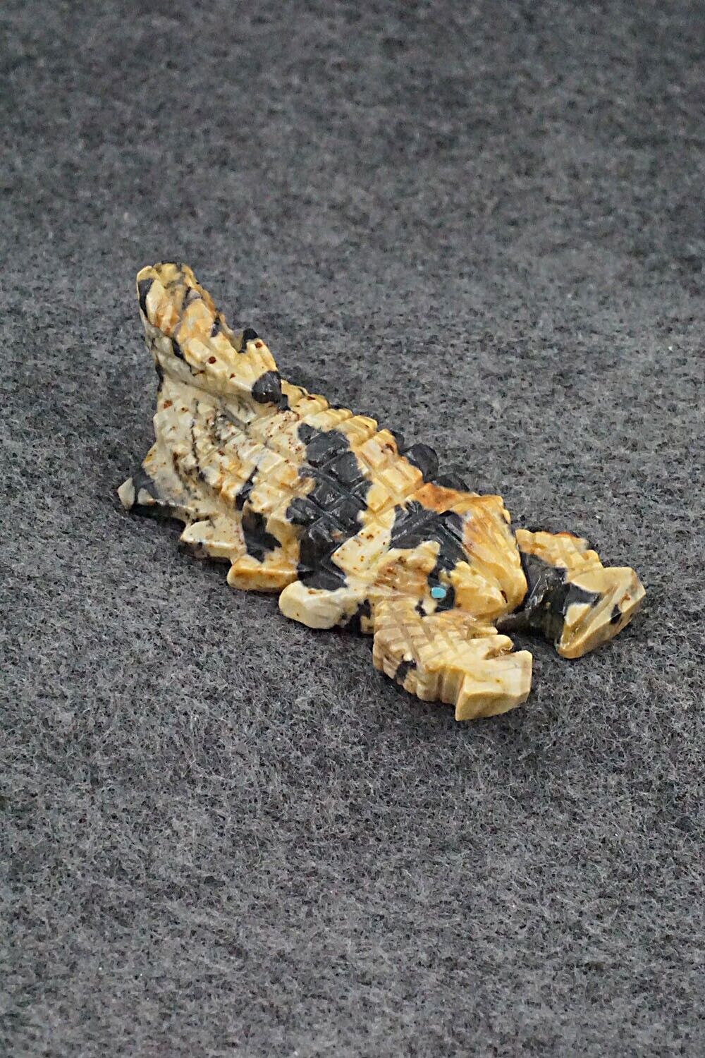 Scorpion Zuni Fetish Carving - Tony Mackel