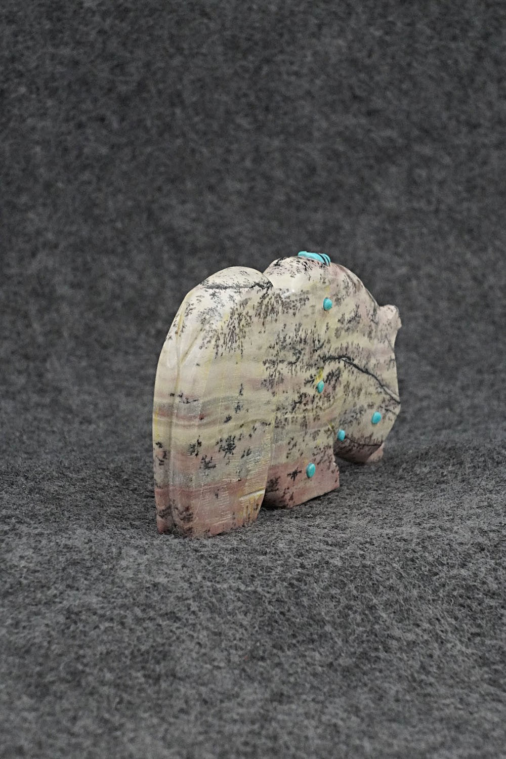 Bear Zuni Fetish Carving - Dannette Laate