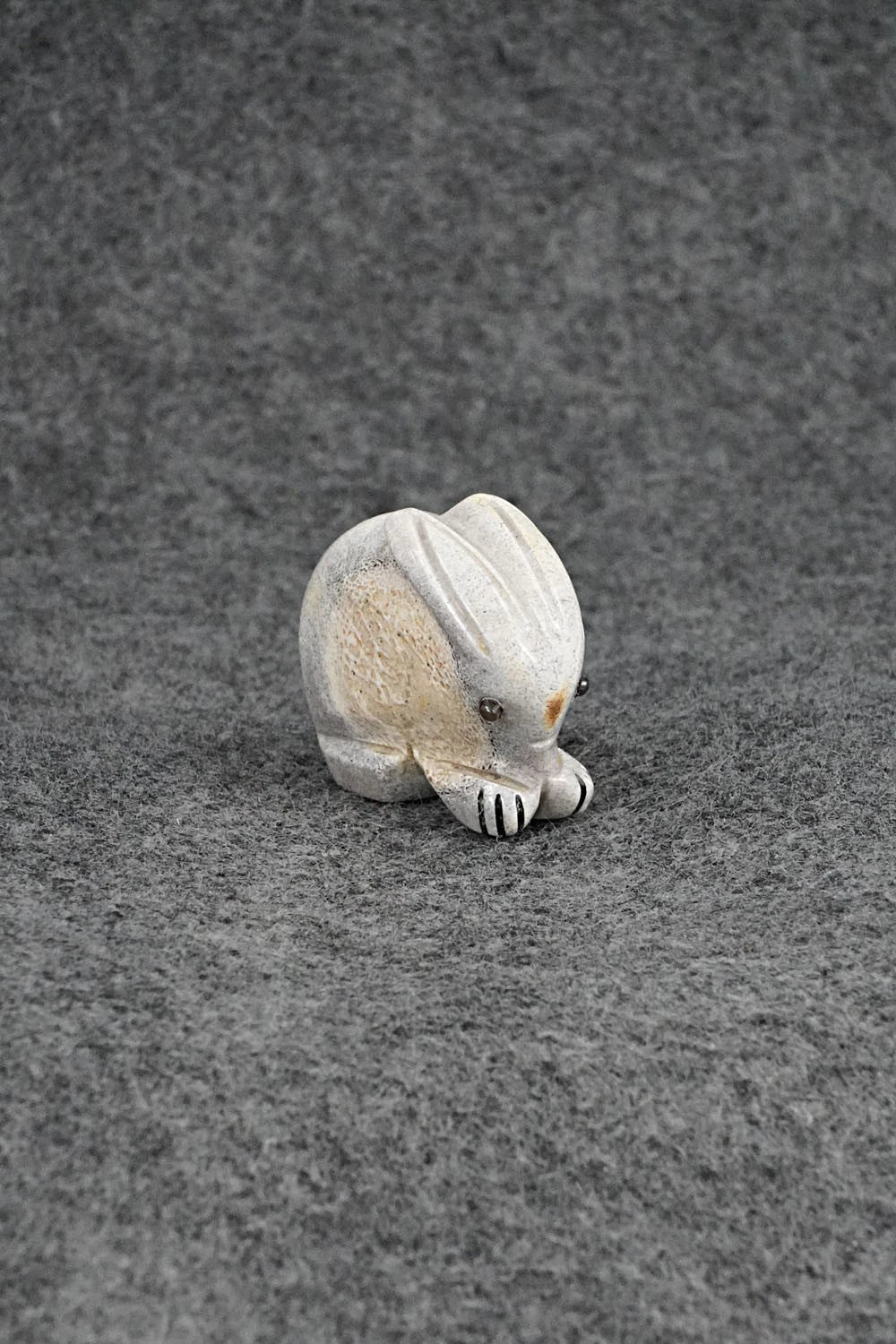 Rabbit Zuni Fetish Carving - Claudia Peina
