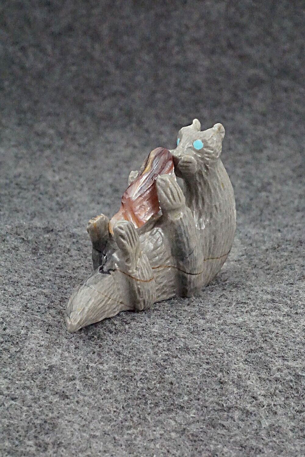 Otter with Fish Zuni Fetish Carving - Wilfred Cheama