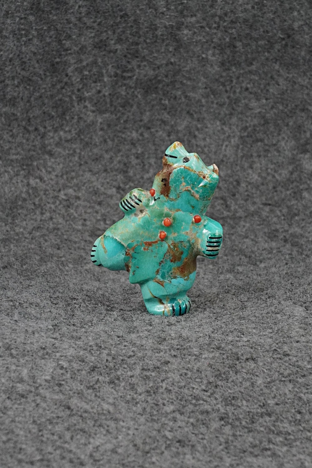 Bear Zuni Fetish Carving - Claudia Peina