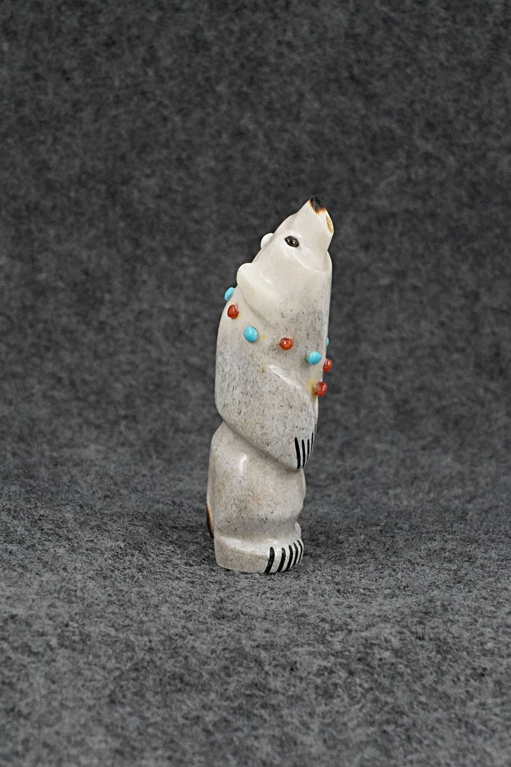 Bear Zuni Fetish Carving - Claudia Peina