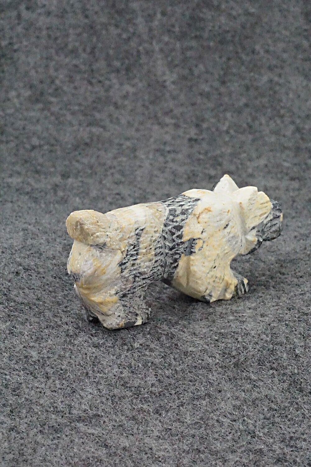 Bobcat Zuni Fetish Carving - Tony Mackel
