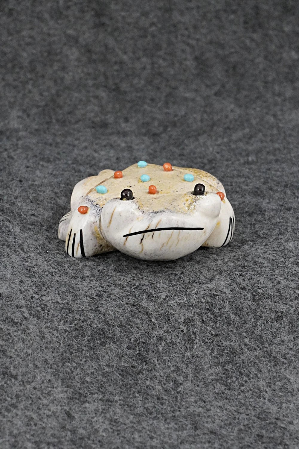 Frog Zuni Fetish Carving - Claudia Peina