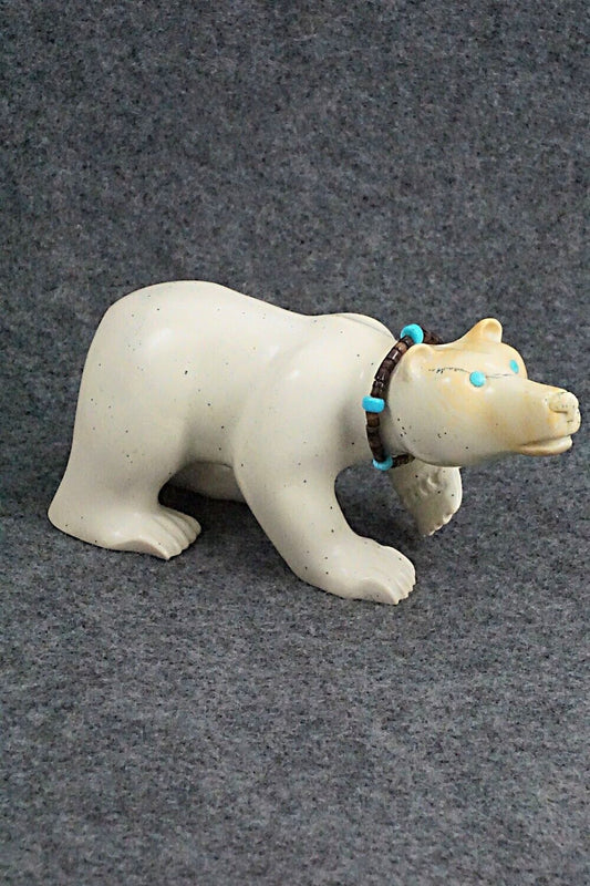 Bear Zuni Fetish Carving - Albert Eustace