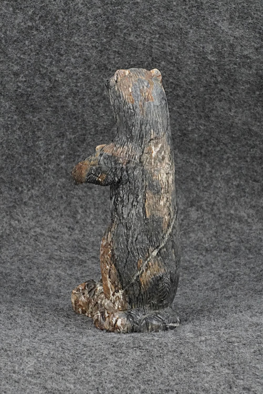 Bear Zuni Fetish Carving - Lance Cheama