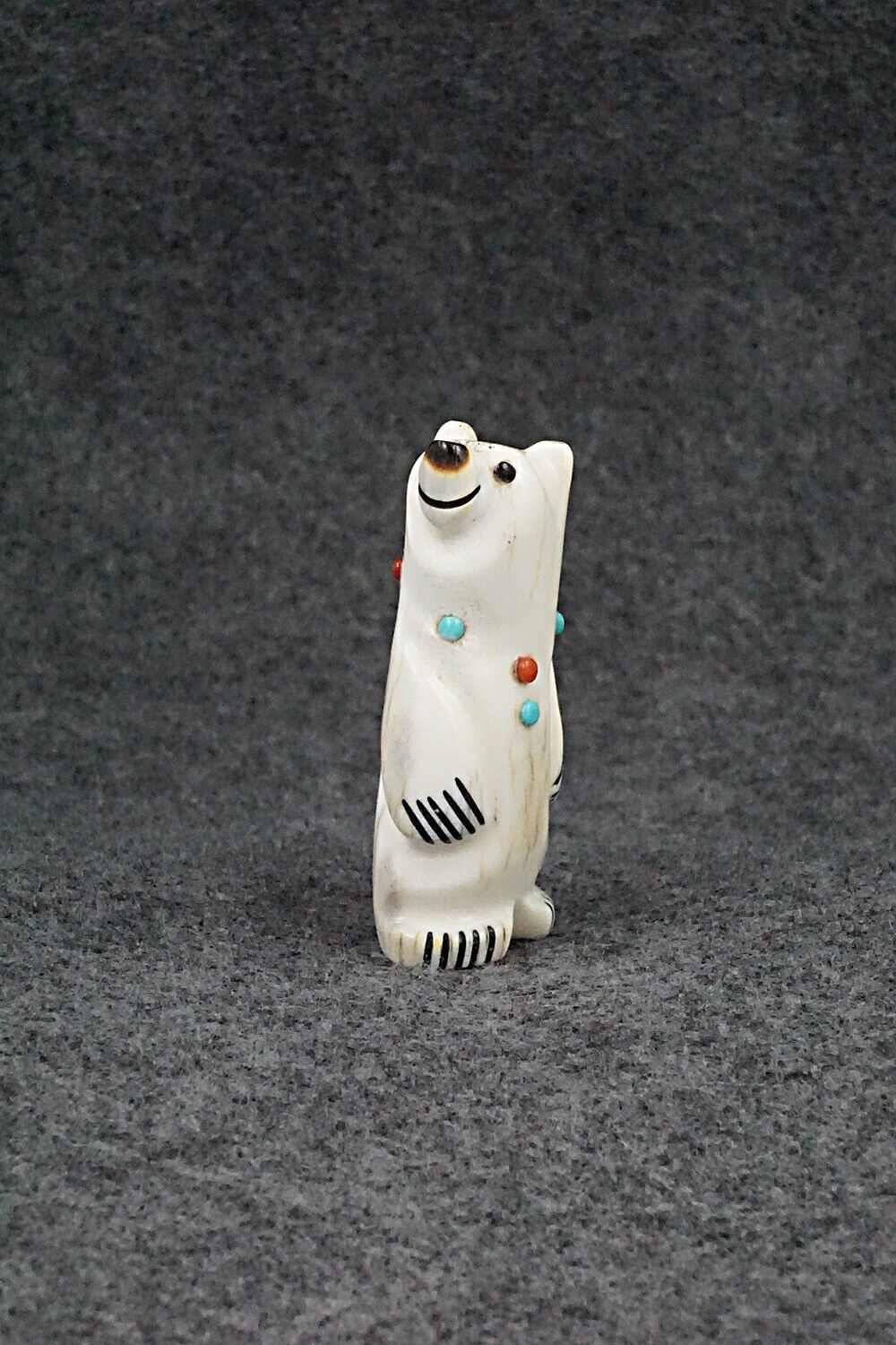 Bear Zuni Fetish Carving - Claudia Peina