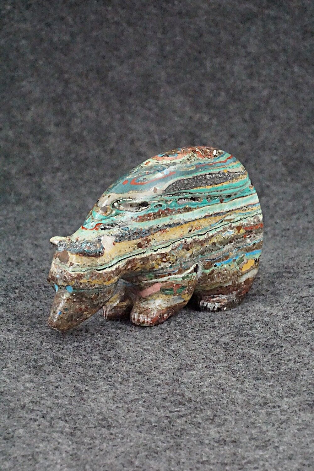Bear Zuni Fetish Carving - Nelson Yatsatte