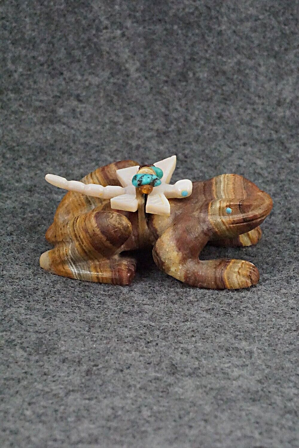Frog with Dragonfly Zuni Fetish Carving - Douglas Martza
