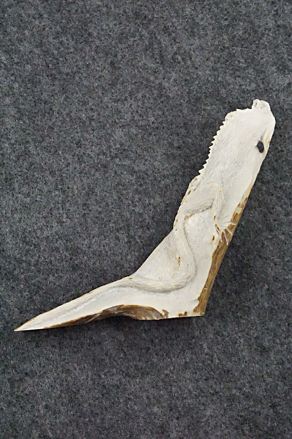 Iguana Zuni Fetish Carving - Lewis Malie Jr.