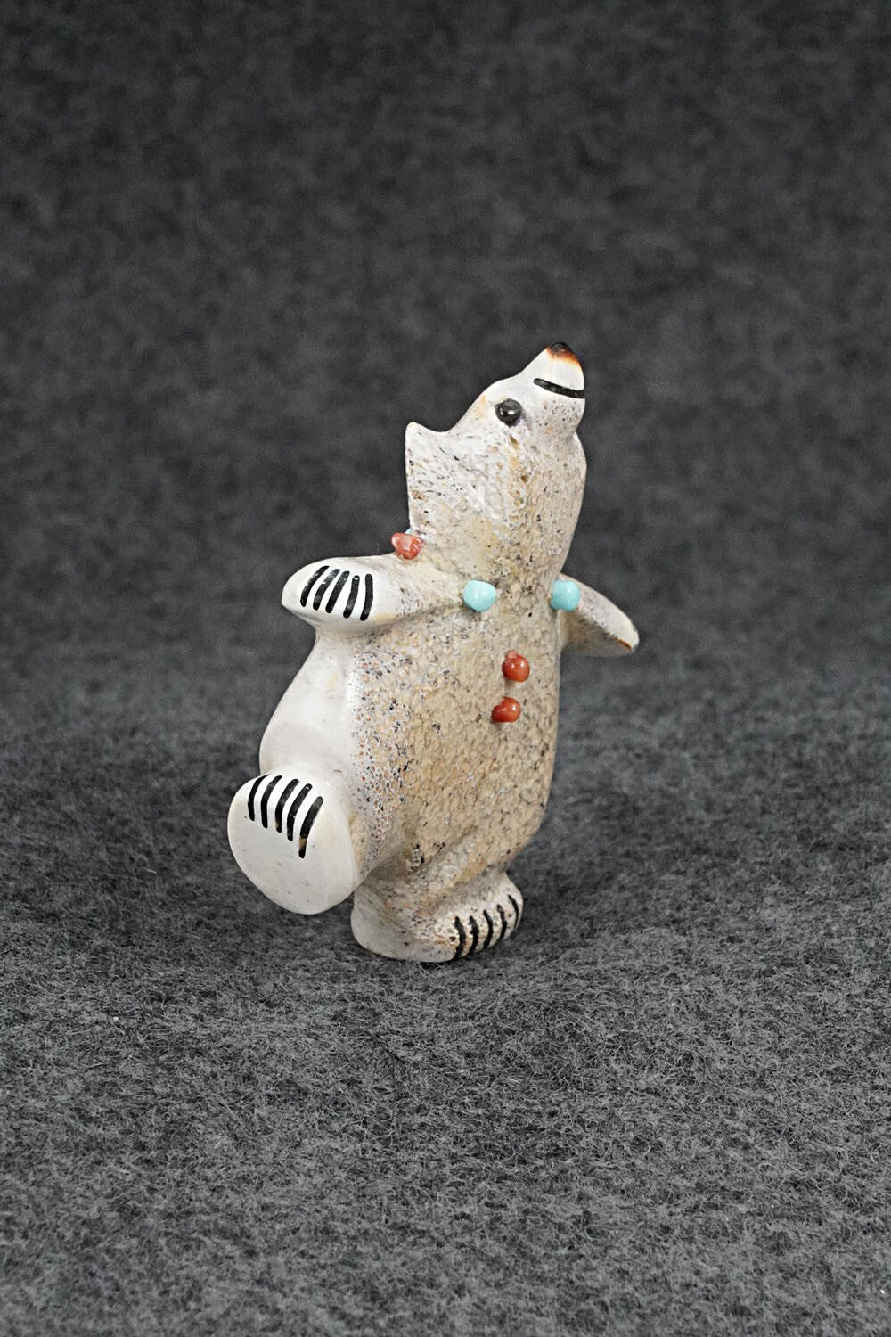 Bear Zuni Fetish Carving - Claudia Peina