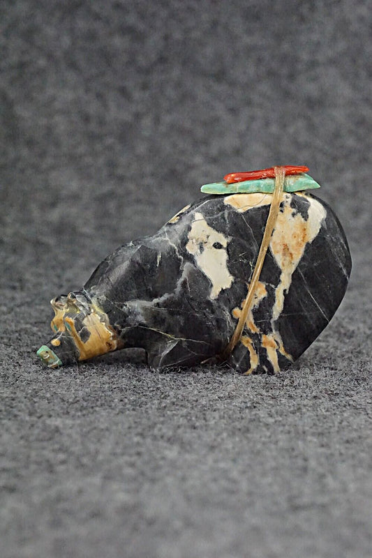 Bear Zuni Fetish Carving - Enrike Leekya