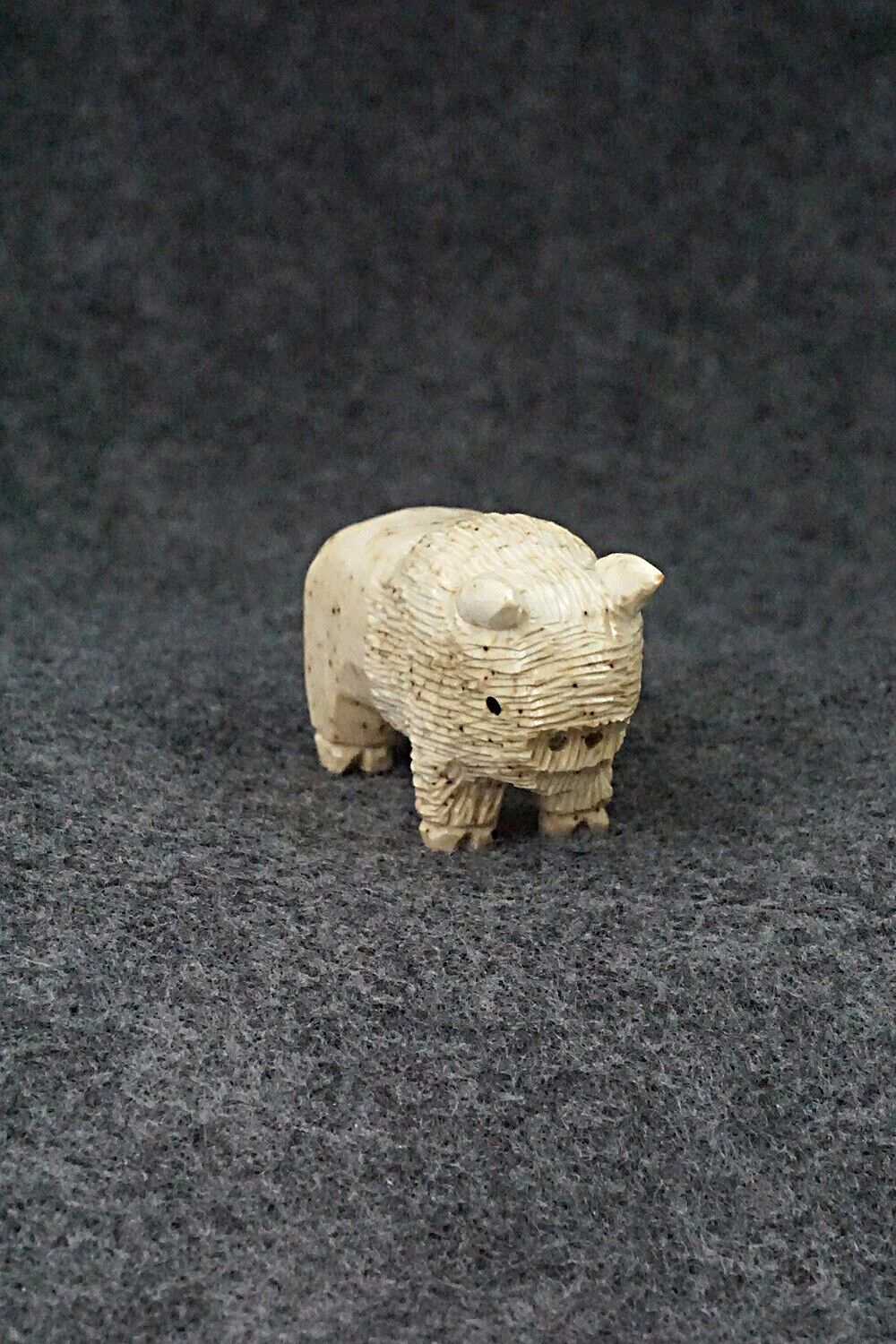 Buffalo Zuni Fetish Carving - Jesus Espino