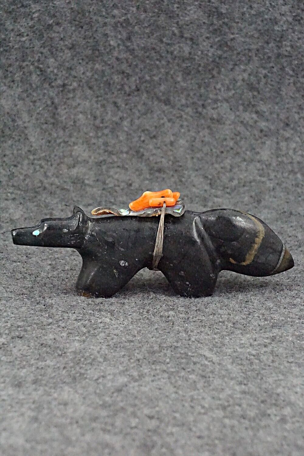 Wolf Zuni Fetish Carving - Donovan Laiwakete