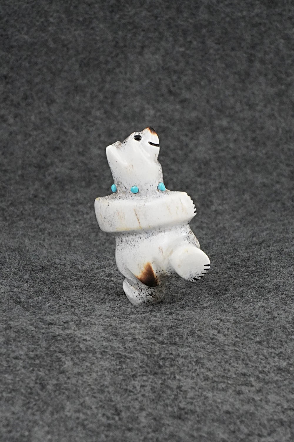 Bear Zuni Fetish Carving - Claudia Peina