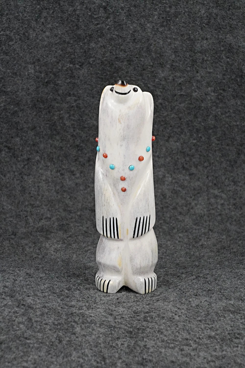 Bear Zuni Fetish Carving - Claudia Peina