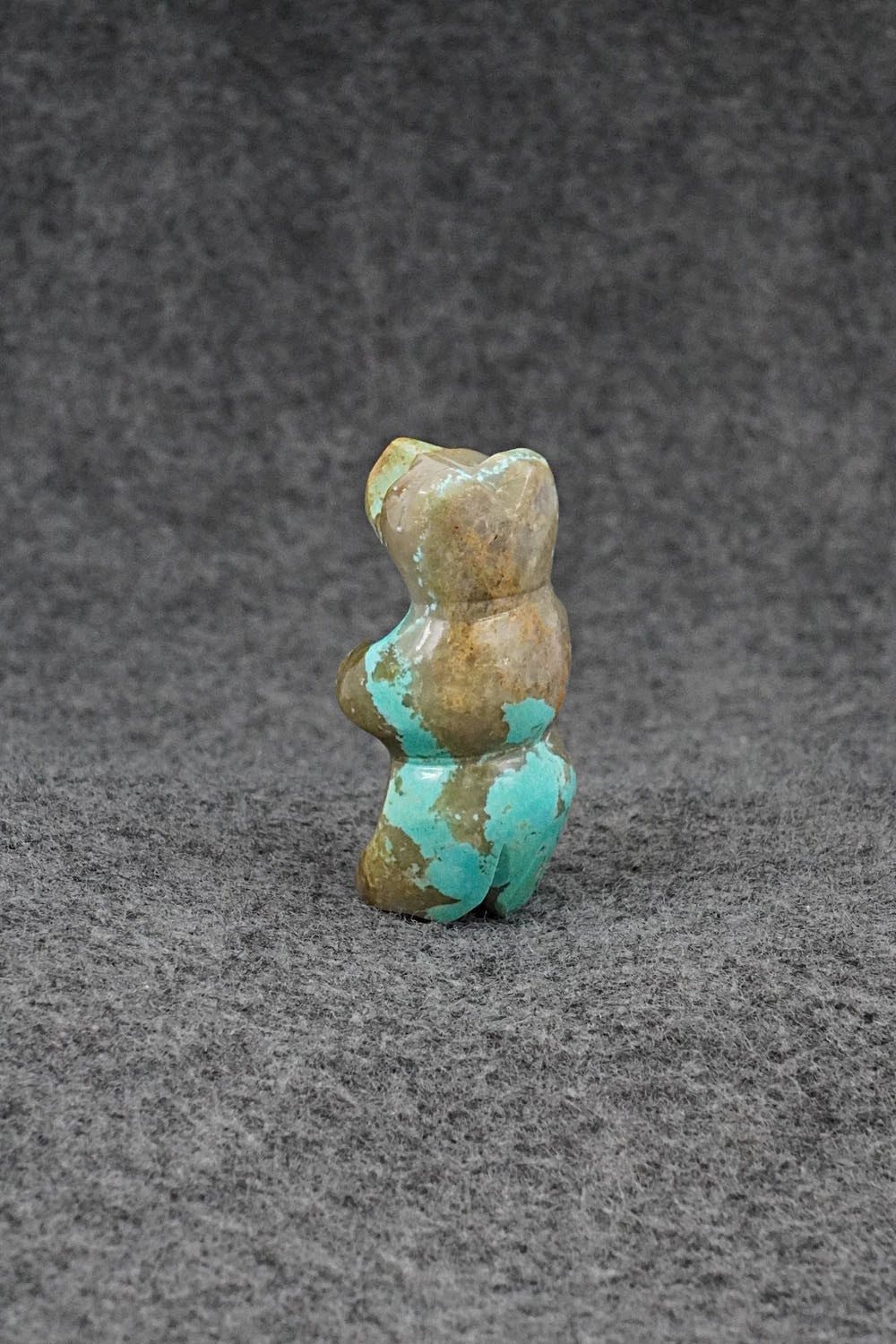 Bear Zuni Fetish Carving - Kenric Laiwekete