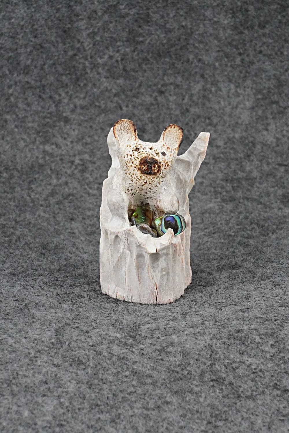 Bear Zuni Fetish Carving - Ruben Najera
