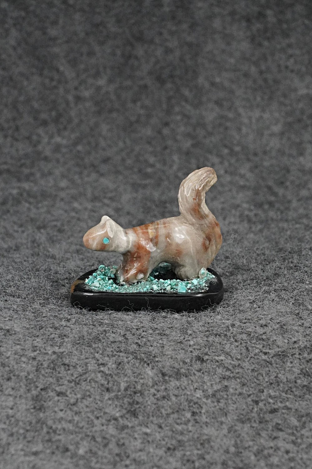 Squirrel Zuni Fetish Carving - Bryant Zunie