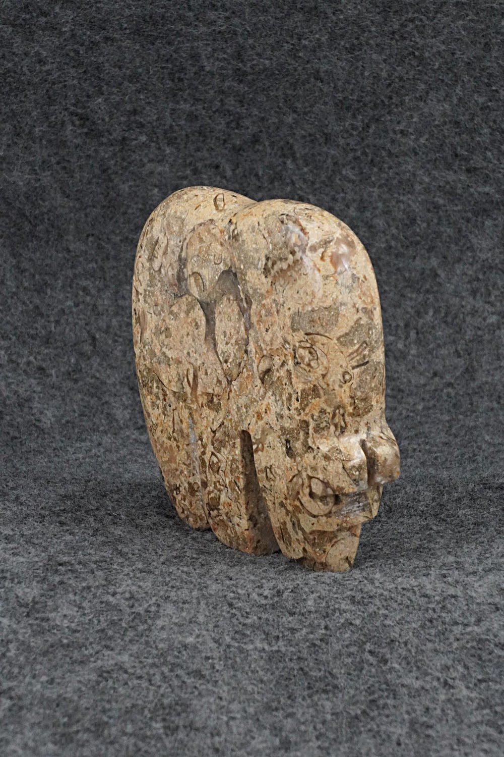 Bear Zuni Fetish Carving - Bernard Laiwakete