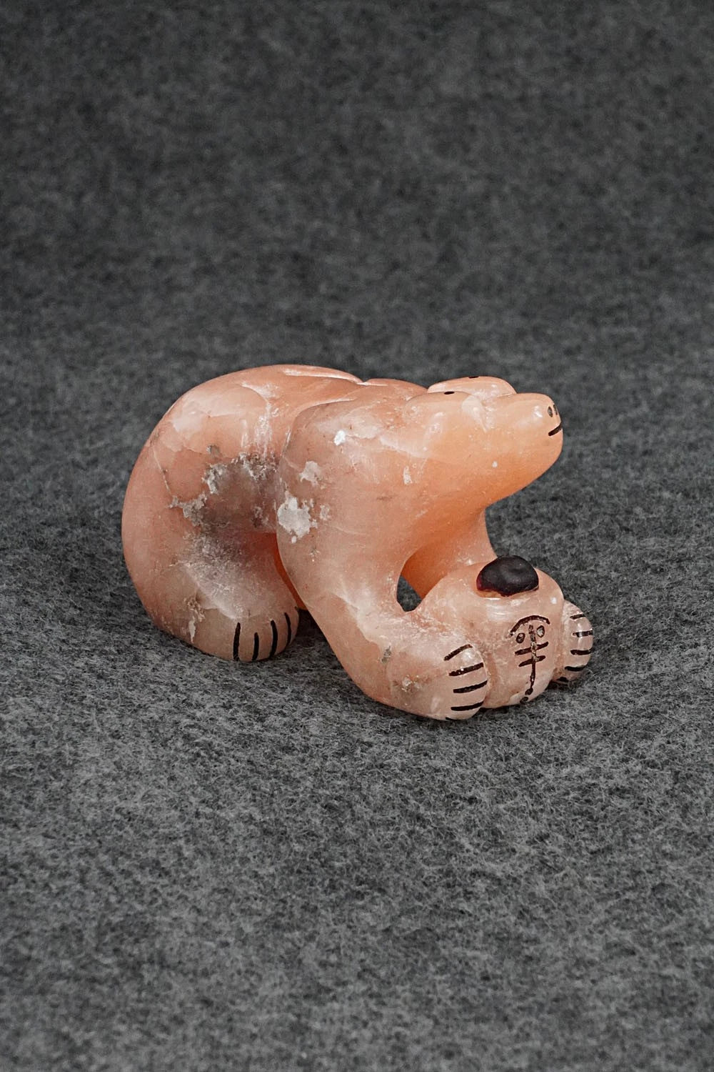 Bear Zuni Fetish Carving - Rick Kallestewa