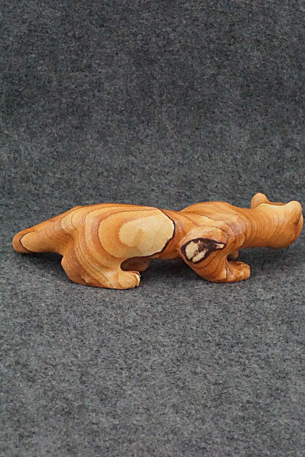 Mountain Lion Zuni Fetish Carving - Albert Eustace Sr.