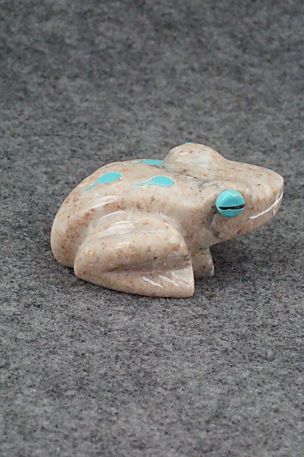 Frog Zuni Fetish Carving - Andres Lementino