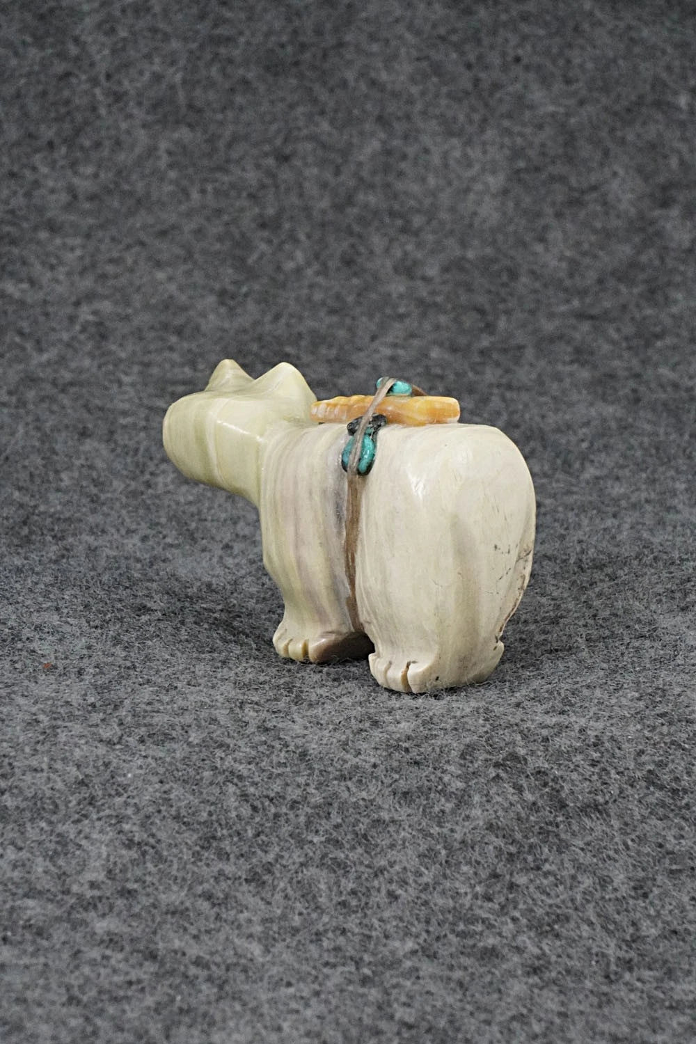 Bear Zuni Fetish Carving - Jeffrey Yunie