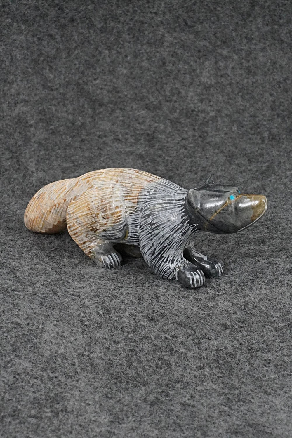 Wolf Zuni Fetish Carving - Nelson Yatsattie