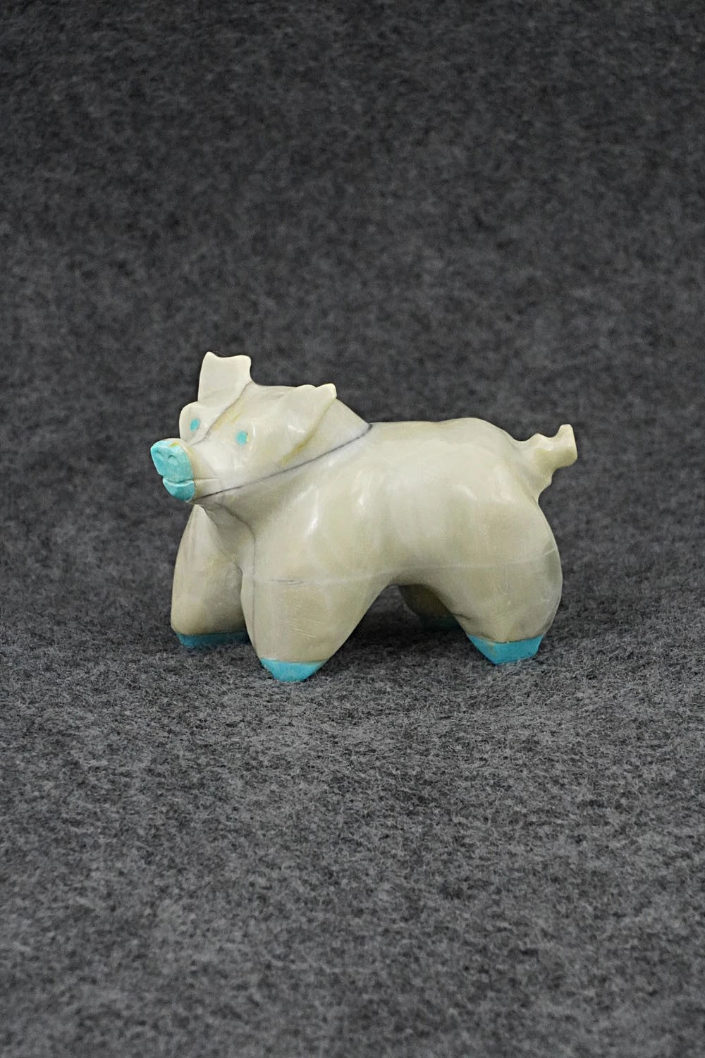 Pig Zuni Fetish Carving - Freddie Leekya
