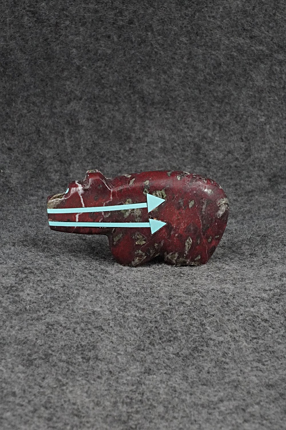 Bear Zuni Fetish Carving - Bernard Laiwakete