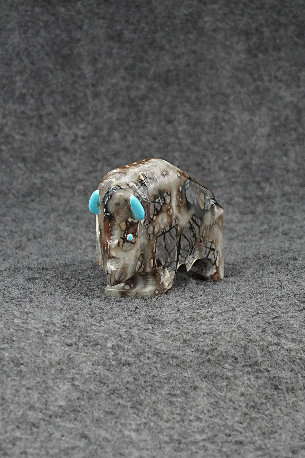 Buffalo Zuni Fetish Carving - Todd Estate