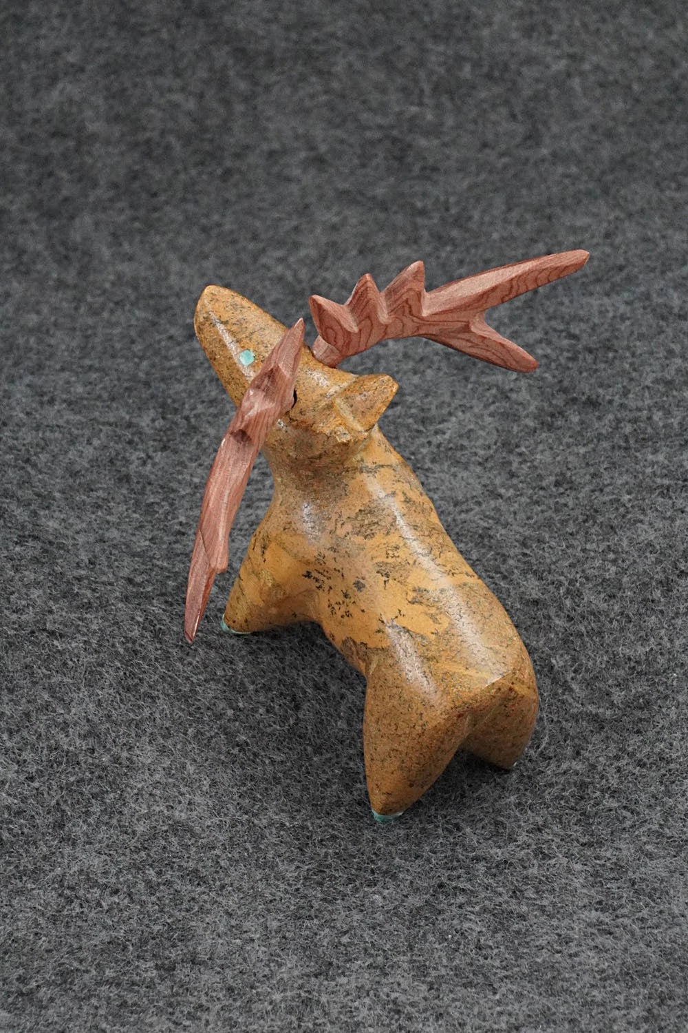 Moose Zuni Fetish Carving - Enrike Leekya