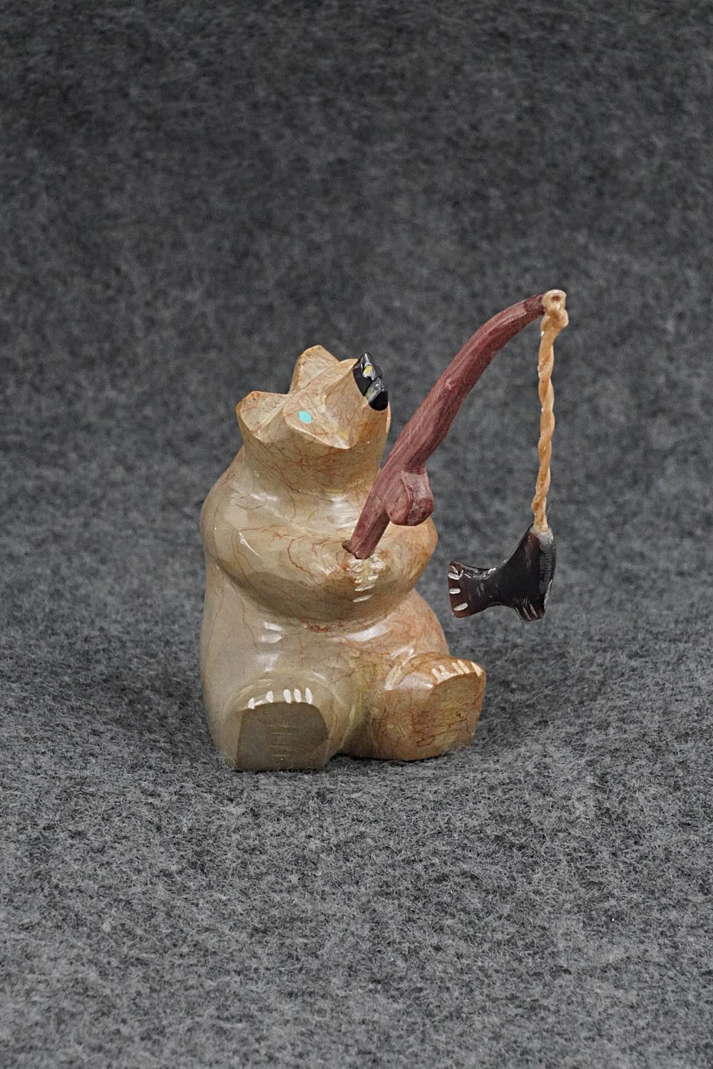 Bear Zuni Fetish Carving - Enrike Leekya