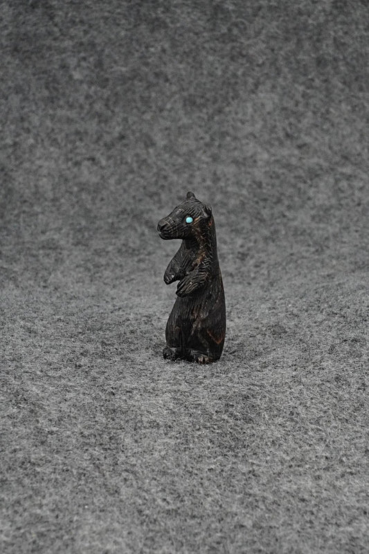 Bear Zuni Fetish Carving - Lance Cheama